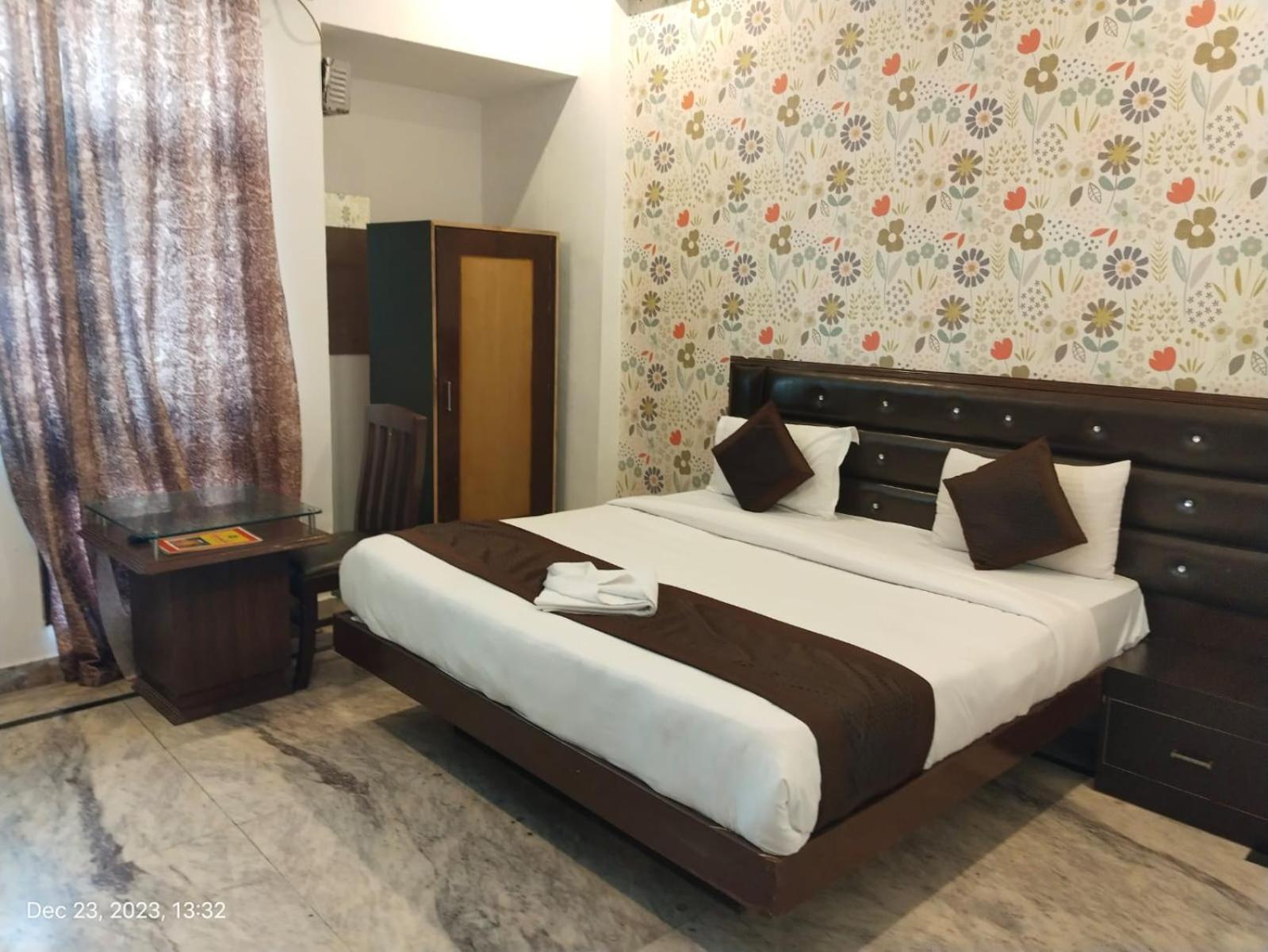 Hotel Shivanta Residency Rishīkesh Exteriör bild